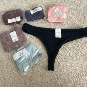 New. 6 pack of panties. Thong. Undies. Medium.